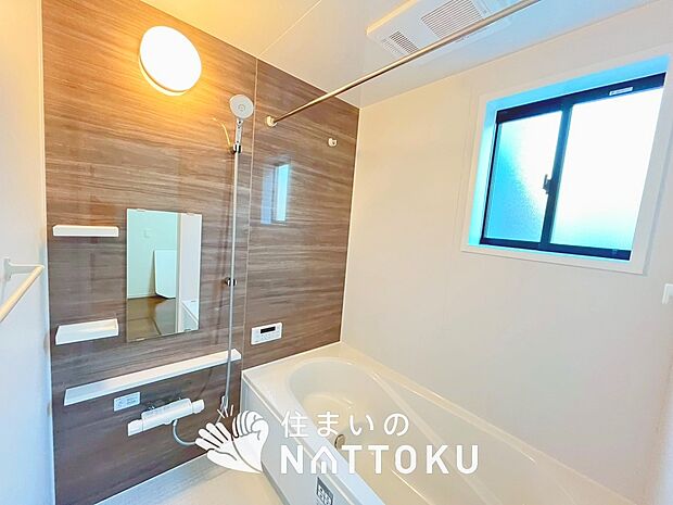 現地写真(浴室)
浴室暖房乾燥機付き。1坪タイプで広々です。