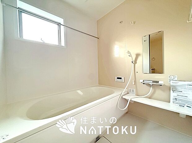 現地写真(浴室)
浴室暖房乾燥機付き。1坪タイプで広々です。