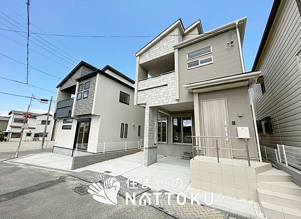 現地写真（街並み）
全８邸
駐車２台可能
