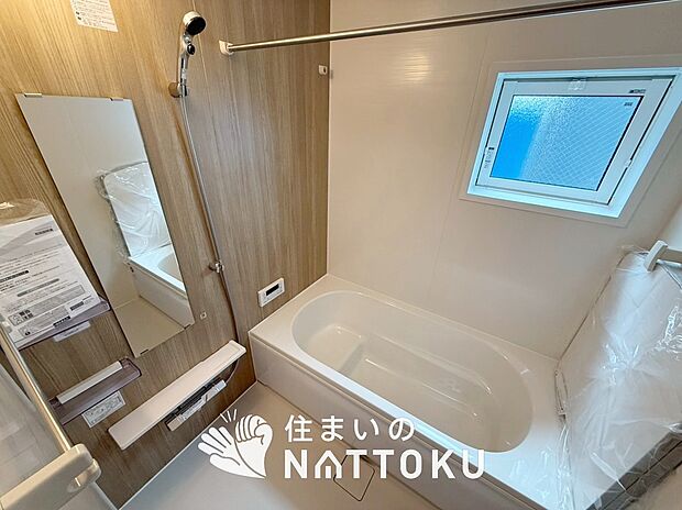 現地写真（浴室）
浴室暖房乾燥機付き。１坪タイプで広々です。