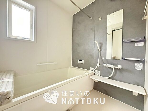 現地写真（浴室）
浴室暖房乾燥機付き。１坪タイプで広々です。