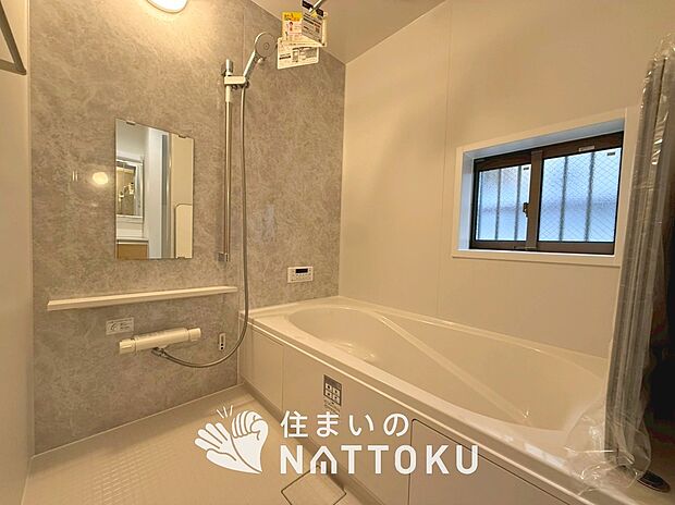 現地写真(浴室)
浴室暖房乾燥機付き。1坪タイプで広々です。