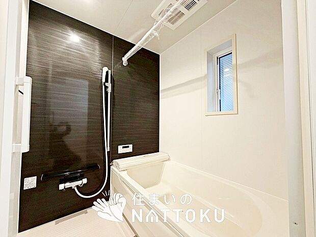 現地写真（浴室）
浴室暖房乾燥機付き。１坪タイプで広々です。