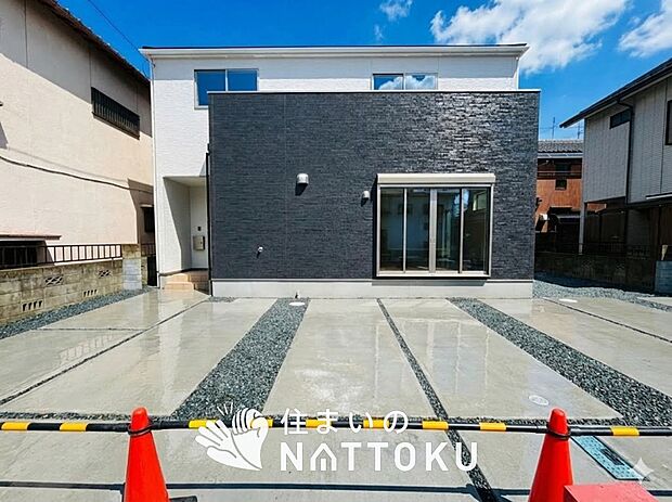 現地写真（街並み）
全２邸
駐車３台可能
