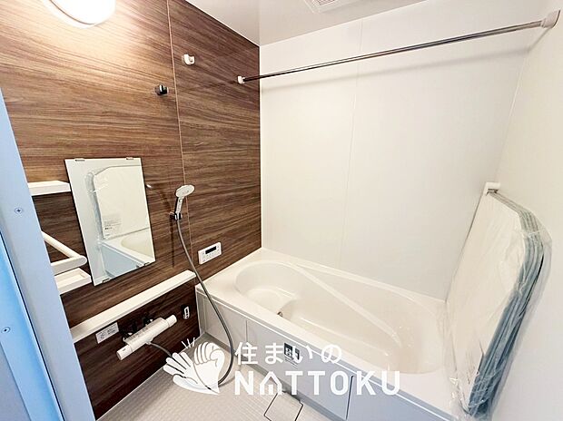 現地写真（浴室）
浴室暖房乾燥機付き。１坪タイプで広々です。