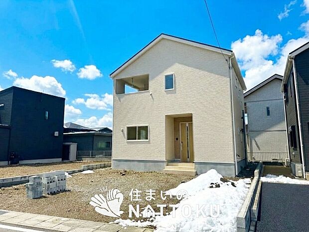 現地写真（街並み）
全２邸
駐車３台可能
