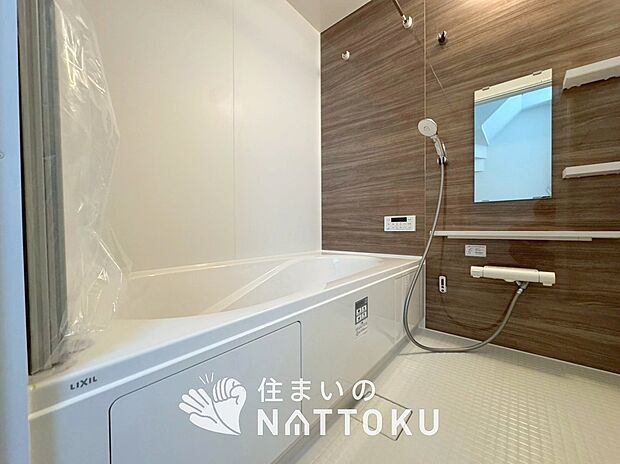 現地写真（浴室）
浴室暖房乾燥機付き。１坪タイプで広々です。