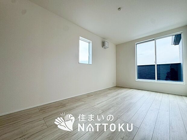 現地写真（キッチン）
収納たっぷりのシステムキッチン、浄水器付水栓を標準装備しています。

