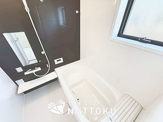 現地写真(浴室)
浴室暖房乾燥機付き。1坪タイプで広々です。