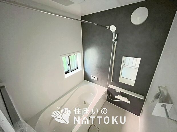 現地写真（浴室）
浴室暖房乾燥機付き。１坪タイプで広々です。