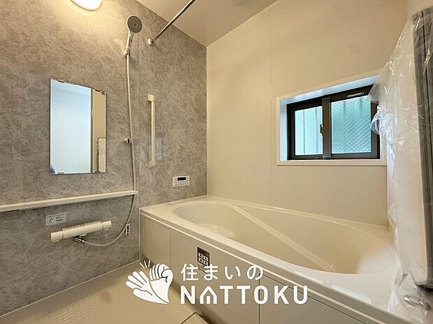 現地写真(浴室)
浴室暖房乾燥機付き。1坪タイプで広々です。