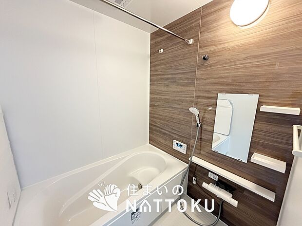 現地写真（浴室）
浴室暖房乾燥機付き。１坪タイプで広々です。