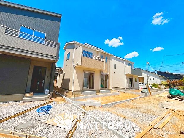 現地写真（街並み）
全３邸
駐車２台可能
