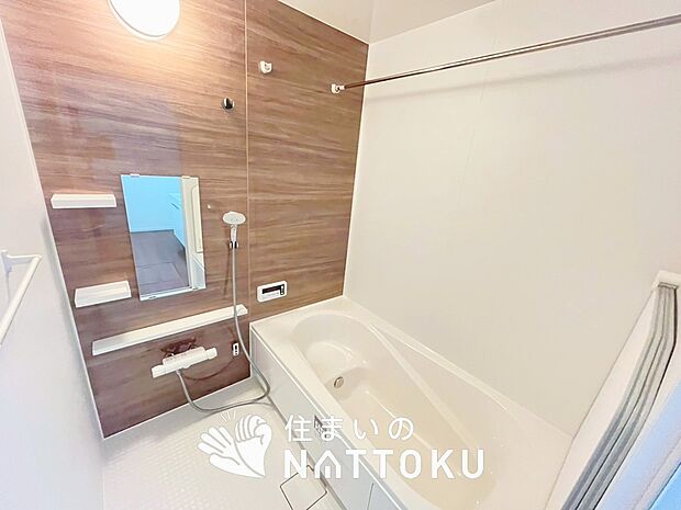 現地写真（浴室）
浴室暖房乾燥機付き。１坪タイプで広々です。
