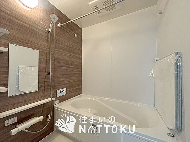 現地写真(浴室)
浴室暖房乾燥機付き。1坪タイプで広々です。