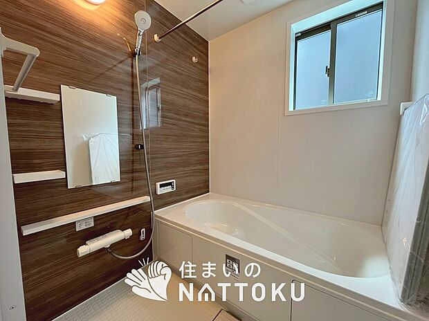 現地写真(浴室)
浴室暖房乾燥機付き。1坪タイプで広々です。