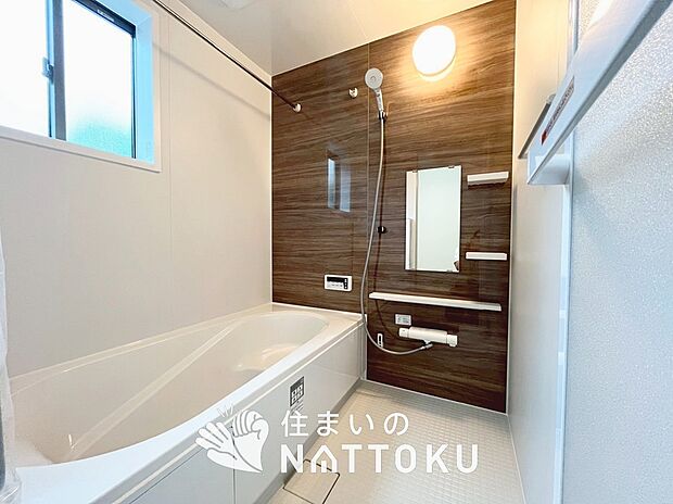 現地写真(浴室)
浴室暖房乾燥機付き。1坪タイプで広々です。