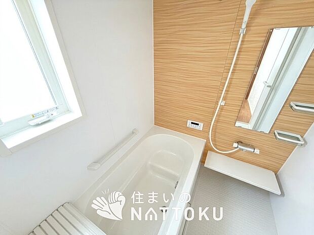現地写真(浴室)
浴室暖房乾燥機付き。1坪タイプで広々です。