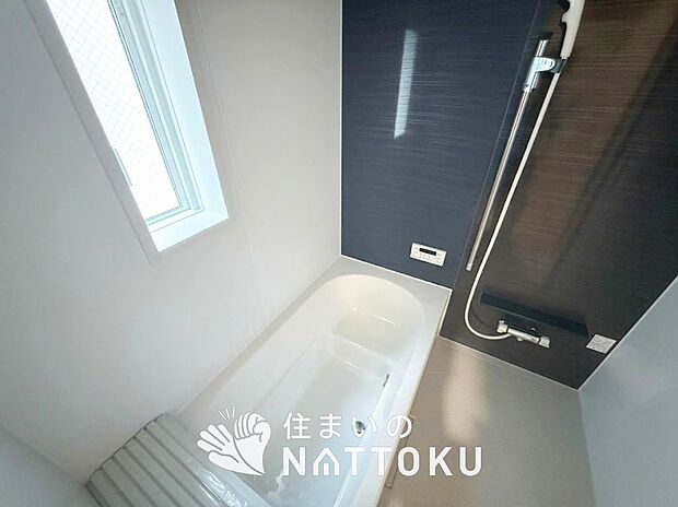 現地写真(浴室)
浴室暖房乾燥機付き。1坪タイプで広々です。