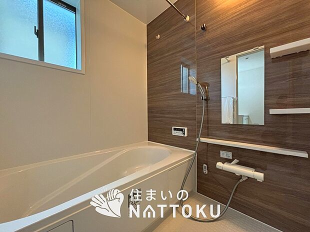 現地写真(浴室)
浴室暖房乾燥機付き。1坪タイプで広々です。