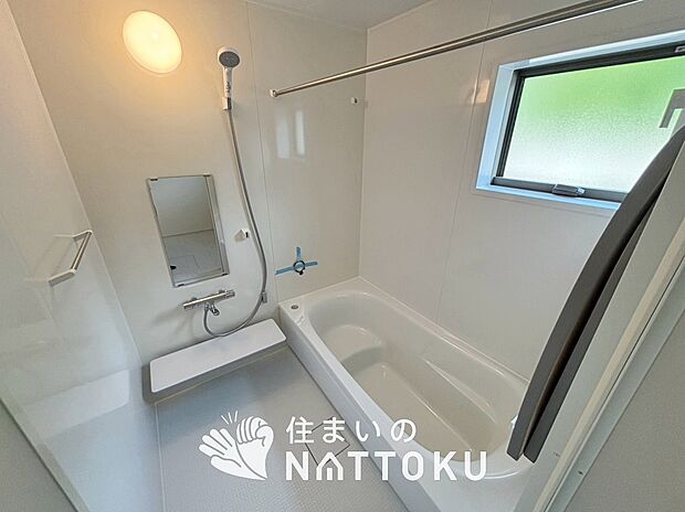 現地写真（浴室）
浴室暖房乾燥機付き。１坪タイプで広々です。
