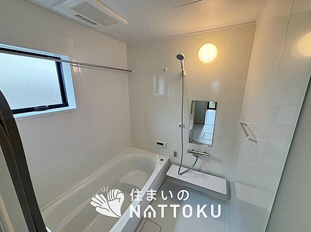 現地写真(浴室)
浴室暖房乾燥機付き。1坪タイプで広々です。