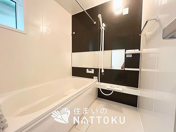 現地写真(浴室)
浴室暖房乾燥機付き。1坪タイプで広々です。