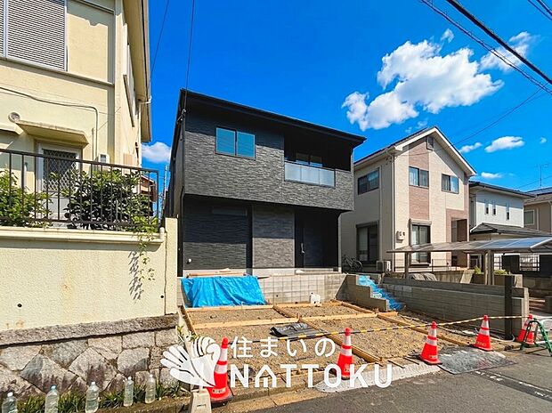現地写真(街並み)
全2邸
駐車2台可能