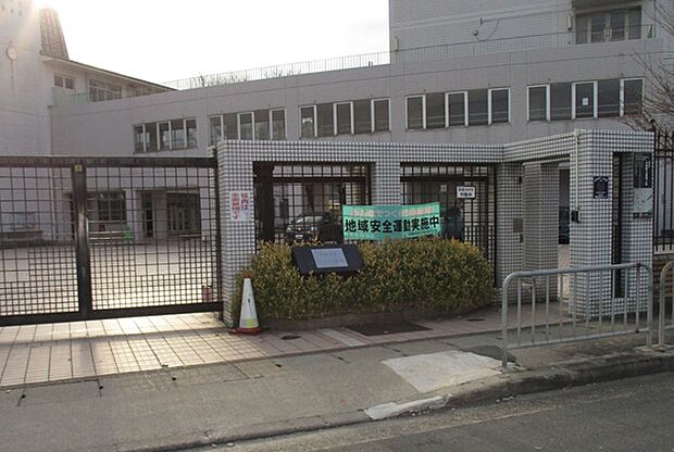 京都市立上里小学校（約640m）
