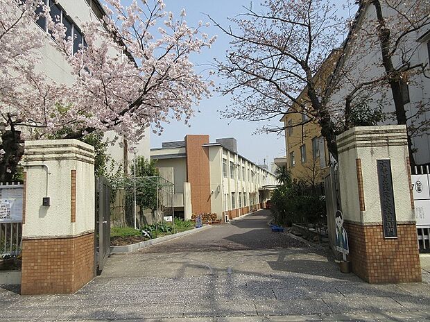 京都市立乾隆小学校(約160m)
