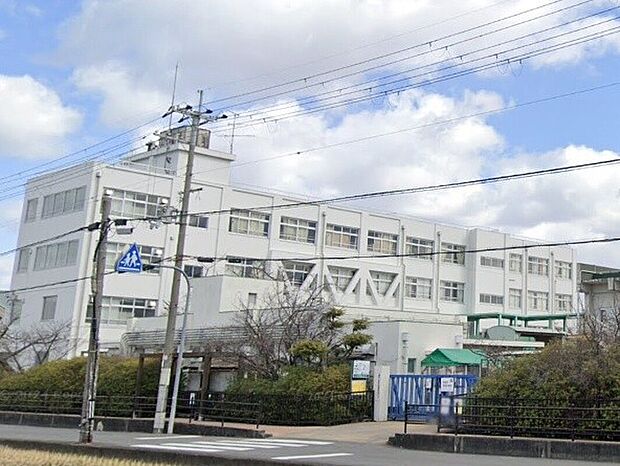 高槻市立三箇牧小学校(約1,500m)