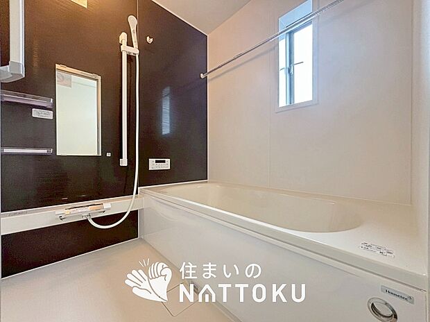 【現地写真(浴室)】浴室暖房乾燥機付き。1坪タイプで広々です。