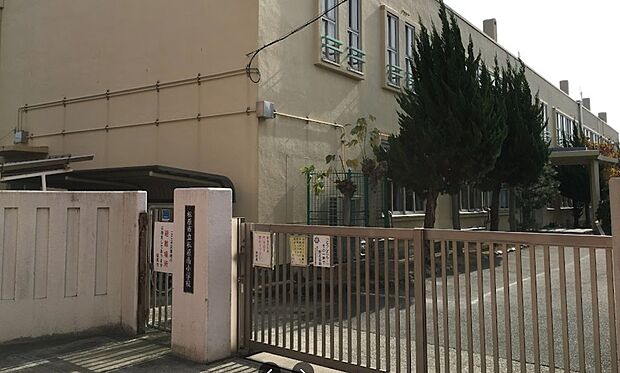 松原市立松原南小学校(約320m)