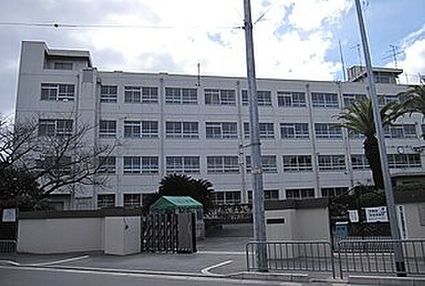 高槻市立柱本小学校（約480m）