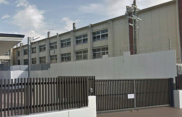 羽曳野市立誉田中学校(約830m)