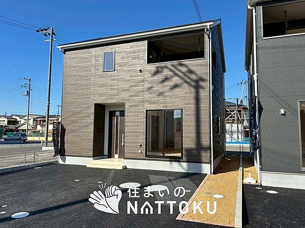 【現地写真(外観)【2号地】】雨で汚れを落とし、耐久性・耐候性に優れた外壁を使用しています。