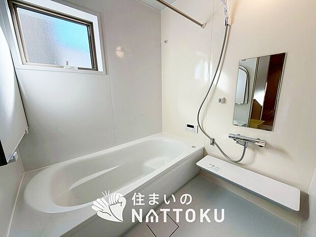 【現地写真(浴室)】浴室暖房乾燥機付き。1坪タイプで広々です。