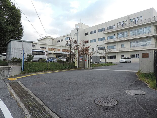 草津市立松原中学校(約350m)