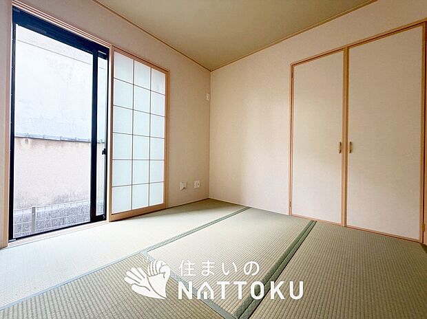 【現地写真(和室)】大壁仕様の新和室。くつろぎの空間です。