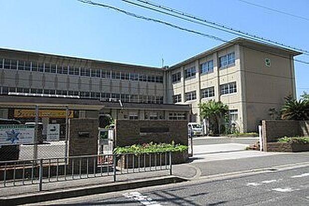 岸和田市立野村中学校（約160m）