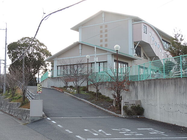 甲賀市立貴生川小学校（約590m）