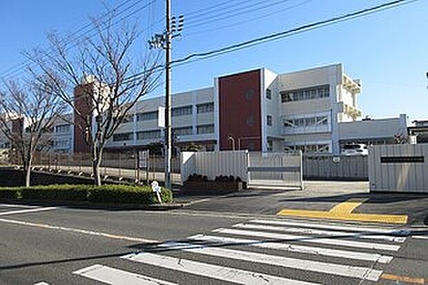 富田林市立藤沢台小学校（約350m）