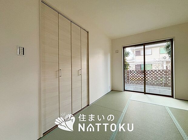 【現地写真（和室）】大壁仕様の新和室。くつろぎの空間です。