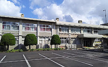 舞鶴市立中筋小学校 300ｍ(徒歩4分)