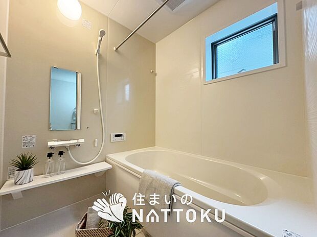 【現地写真(浴室)】浴室暖房乾燥機付き。1坪タイプで広々です。