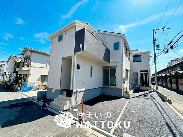 【現地写真(外観)【1号地】】雨で汚れを落とし、耐久性・耐候性に優れた外壁を使用しています。