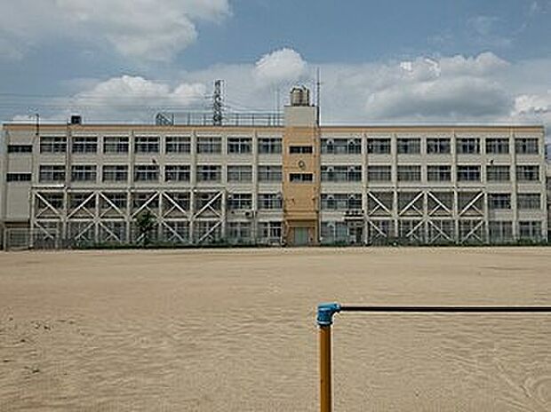 高槻市立丸橋小学校（約1,040m）