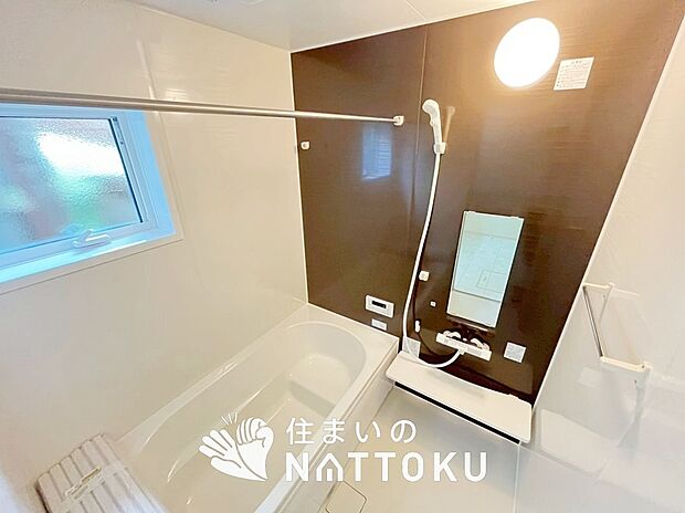 【現地写真（浴室）】浴室暖房乾燥機付き。１坪タイプで広々です。