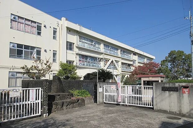 羽曳野市立古市南小学校（約390m）
