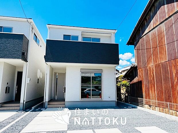 【現地写真（外観）【２号地】】断熱性、気密性を高める工夫で一年中ずっと心地よく暮らせる、高気密・高断熱です。